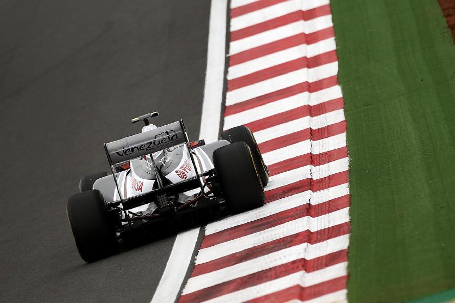 Pastor Maldonado (VEN) Williams FW33. Formula One World Championship, Rd 16, Korean Grand Prix, Qualifying Day, Korea International Circuit, Yeongam, South Korea, Saturday, 15October 2011 