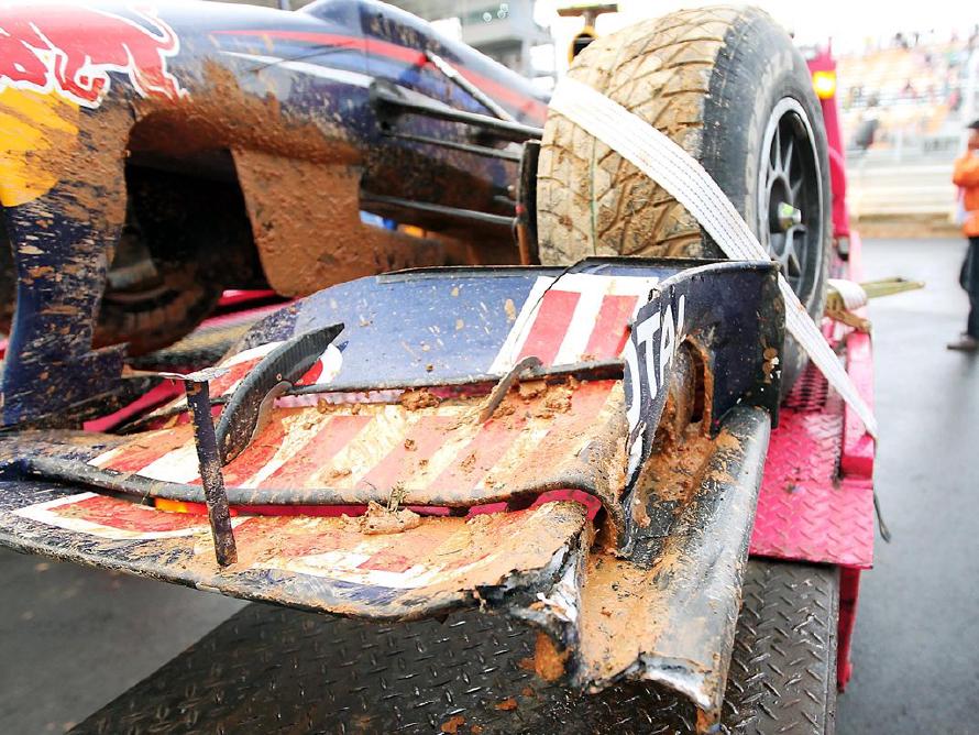 The Red Bull Racing RB6 of Mark Webber (AUS) Red Bull Racing after he crashed out of the race. Formula One World Championship, Rd 17, Korean Grand Prix, Race, Korea International Circuit, Yeongam, South Korea, Sunday, 24 October 2010