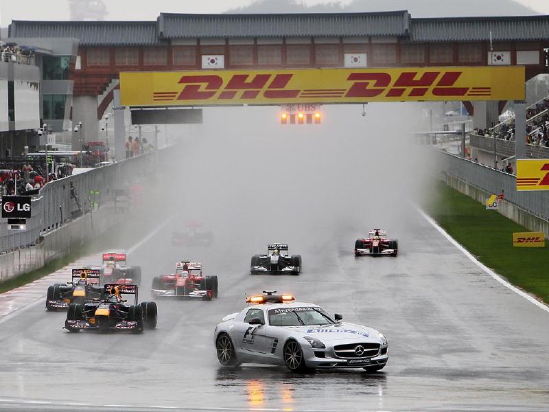 Safety car leads the field. Formula One World Championship, Rd 17, Korean Grand Prix, Race, Korea International Circuit, Yeongam, South Korea, Sunday, 24 October 2010