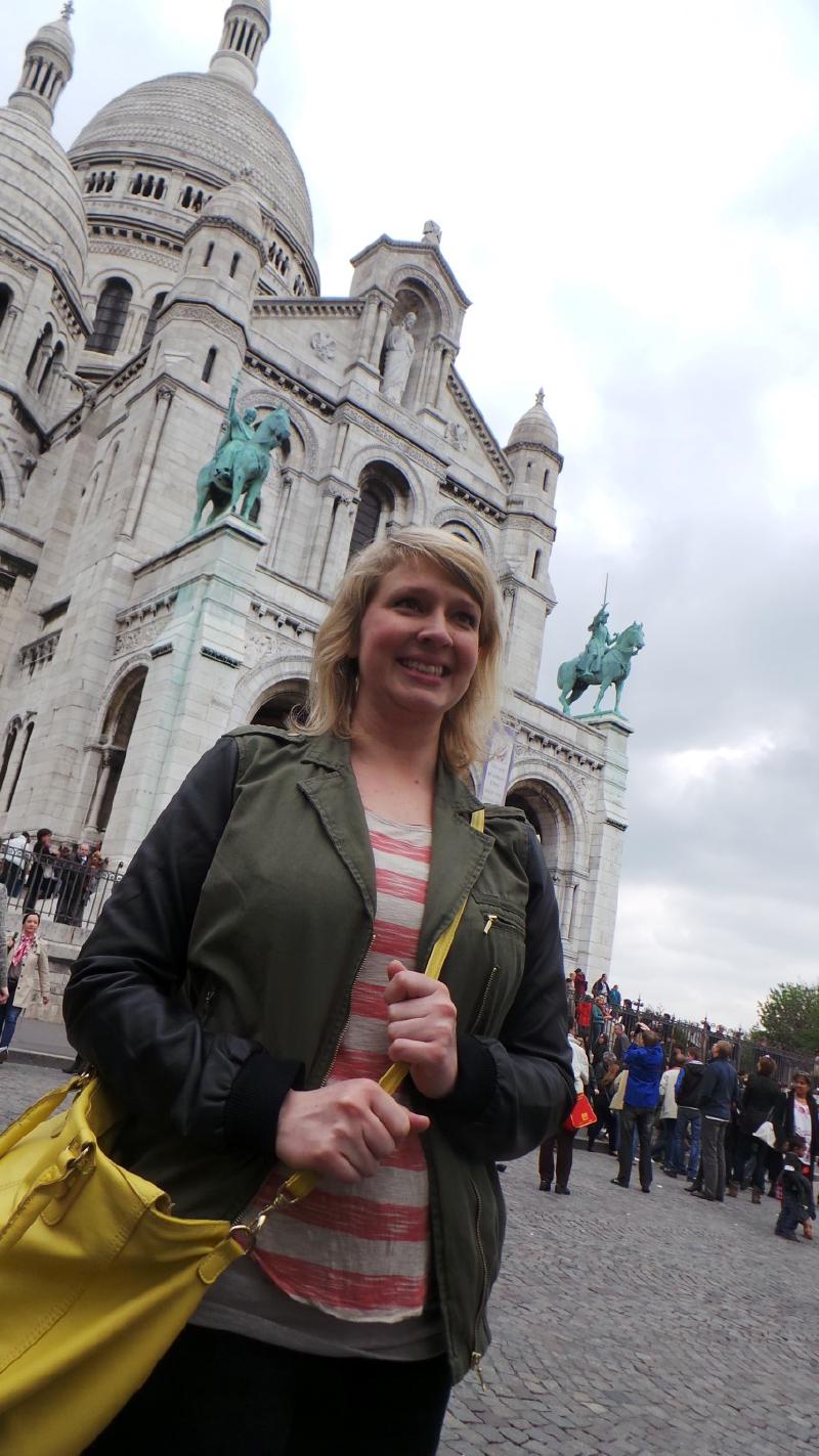 Still outside La Basilique du Sacré Coeur de Montmartre.