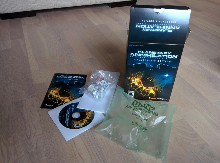 Planetary Annihilation Collector’s Edition box contents.