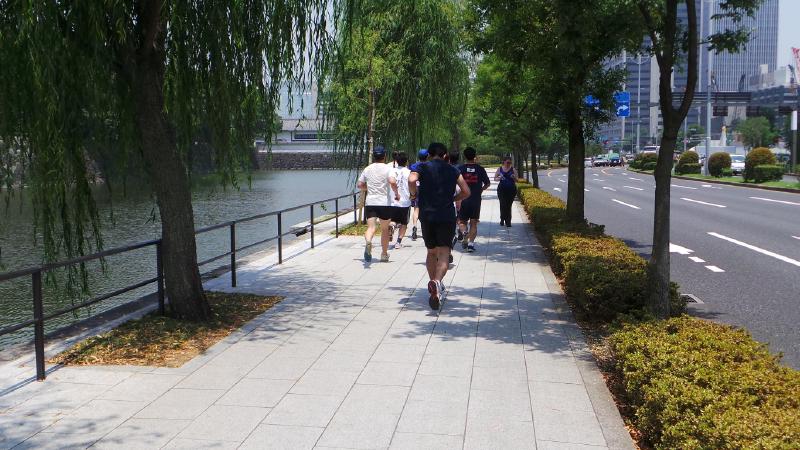 It’s 35+ degrees centigrade, and the humidity is close to 100%. But these guys are still jogging. Stupid or impressive, I’m not sure.