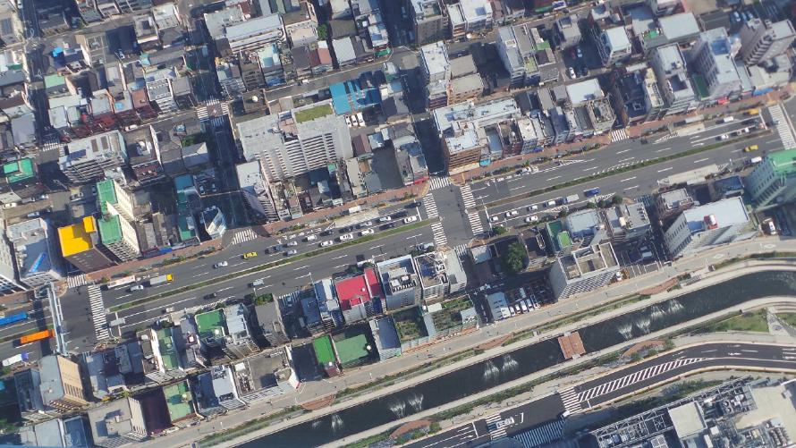 View straight down from the Tokyo Sky Tree.